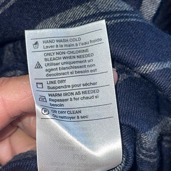 NWT Vince 100% Cotton long sleeve flannel shirt. Size large. Classic fit - Picture 4 of 7